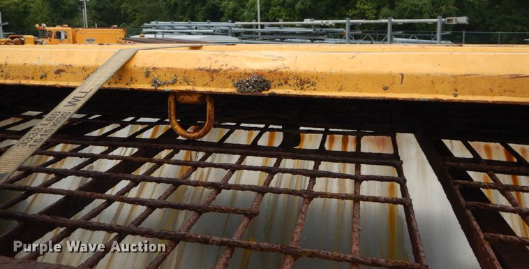 image for item GV9215 2002 International 2554  dump truck