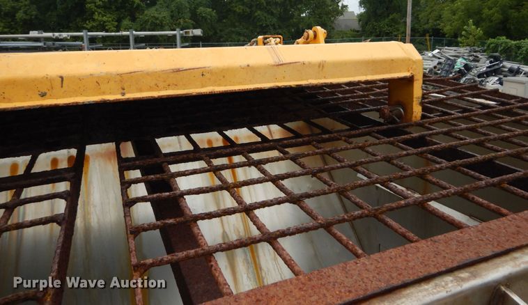 image for item GV9215 2002 International 2554  dump truck