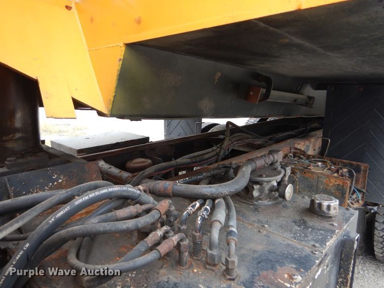 image for item GV9215 2002 International 2554  dump truck