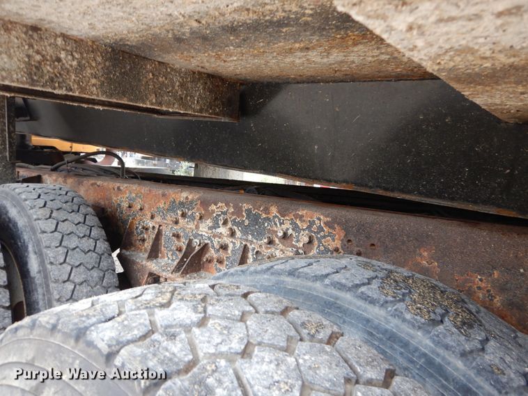 image for item GV9215 2002 International 2554  dump truck