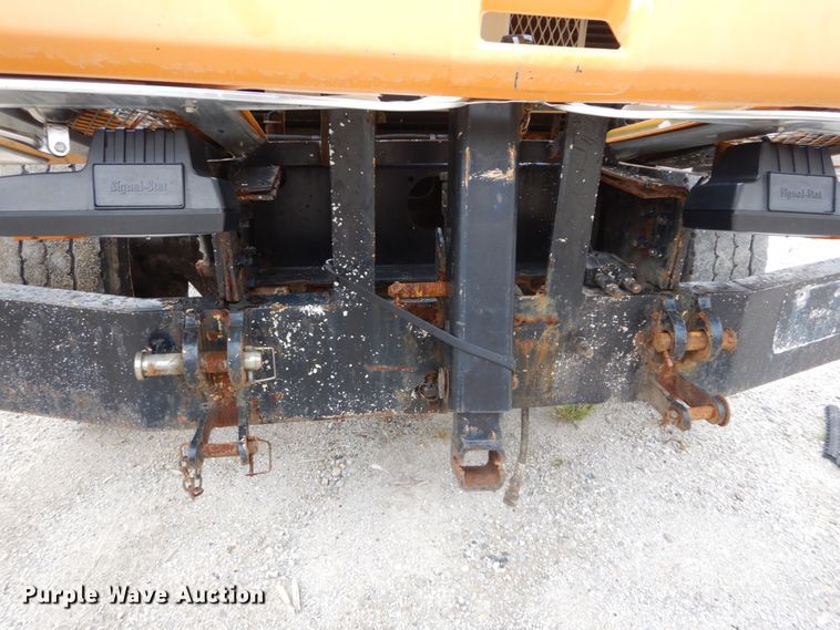 image for item GV9215 2002 International 2554  dump truck