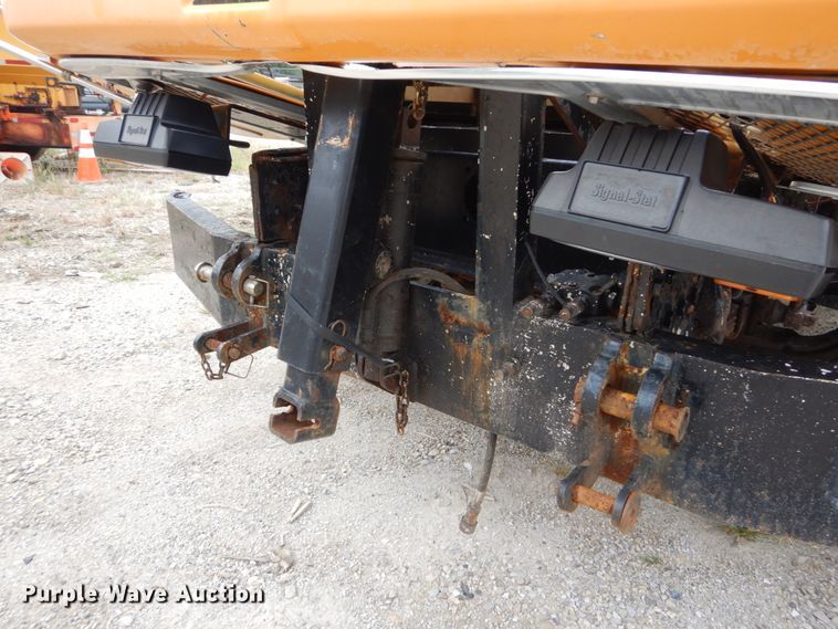 image for item GV9215 2002 International 2554  dump truck