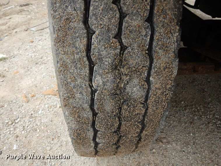 image for item GV9215 2002 International 2554  dump truck