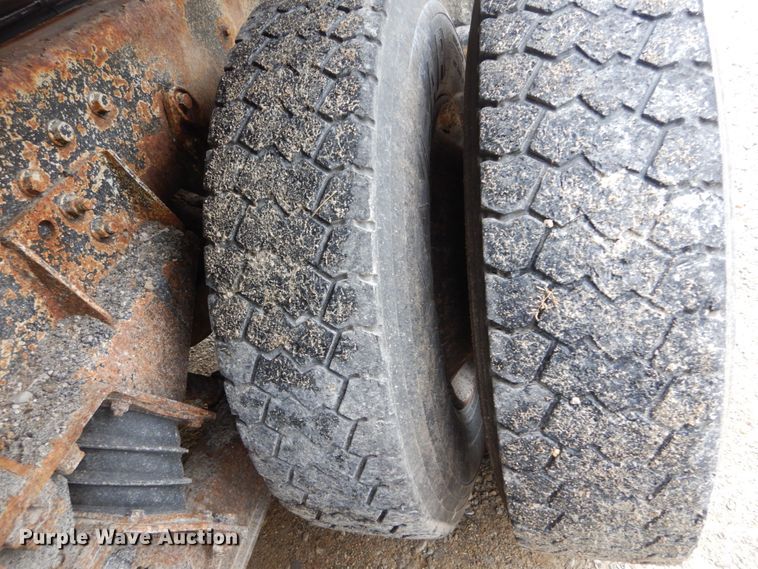 image for item GV9215 2002 International 2554  dump truck