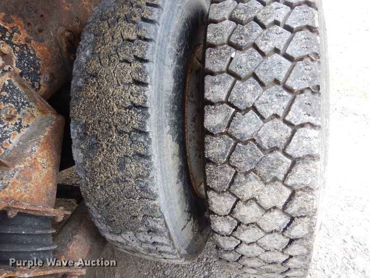 image for item GV9215 2002 International 2554  dump truck