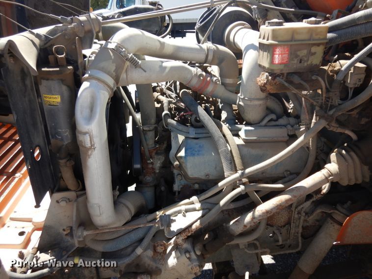 image for item HA9466 1995 International 4700  flatbed truck