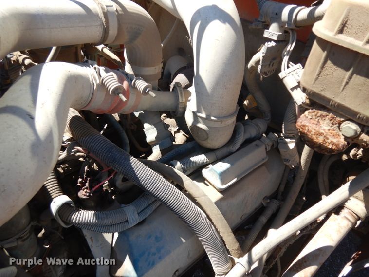 image for item HA9466 1995 International 4700  flatbed truck