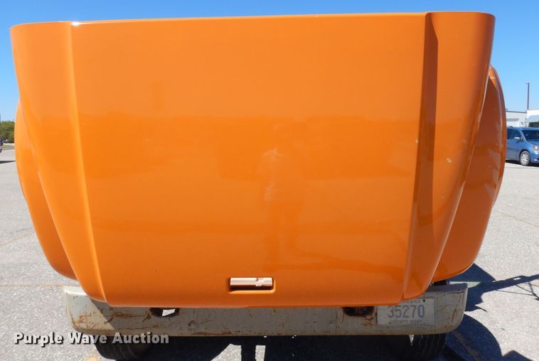 image for item HA9466 1995 International 4700  flatbed truck