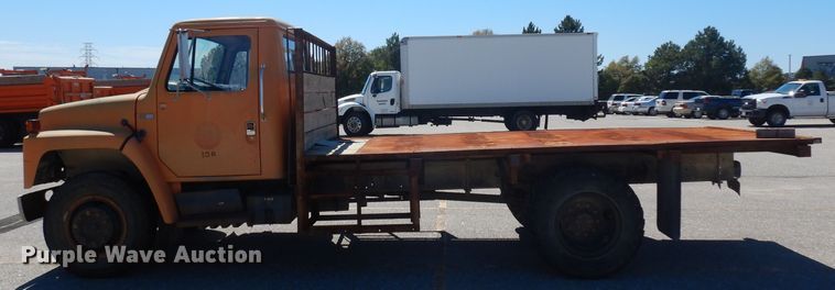 image for item HA9467 1987 International S1600  flatbed truck
