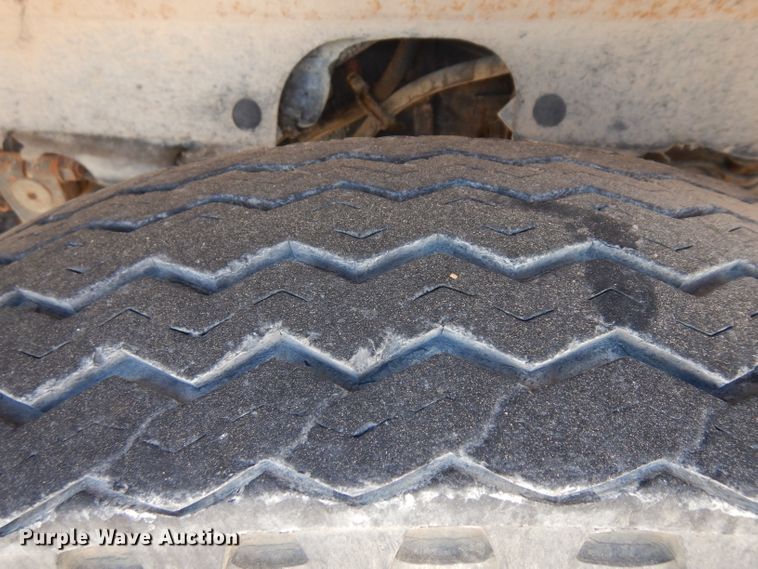 image for item HA9467 1987 International S1600  flatbed truck