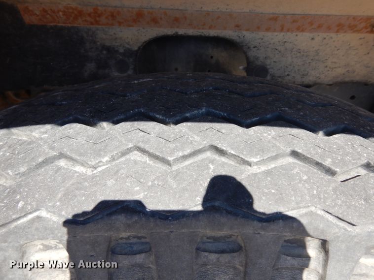 image for item HA9467 1987 International S1600  flatbed truck