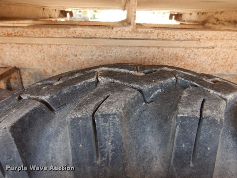 image for item HA9467 1987 International S1600  flatbed truck