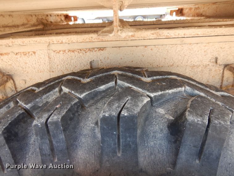 image for item HA9467 1987 International S1600  flatbed truck