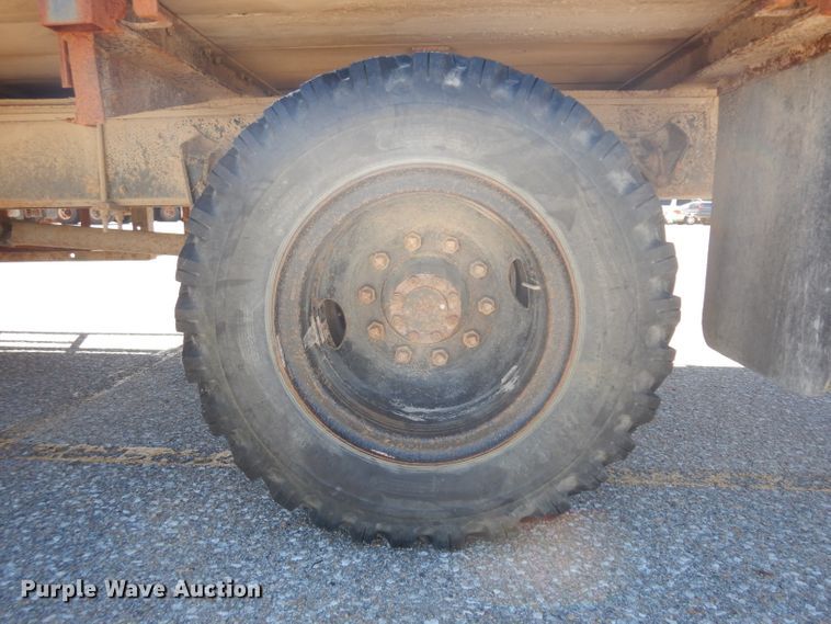 image for item HA9467 1987 International S1600  flatbed truck