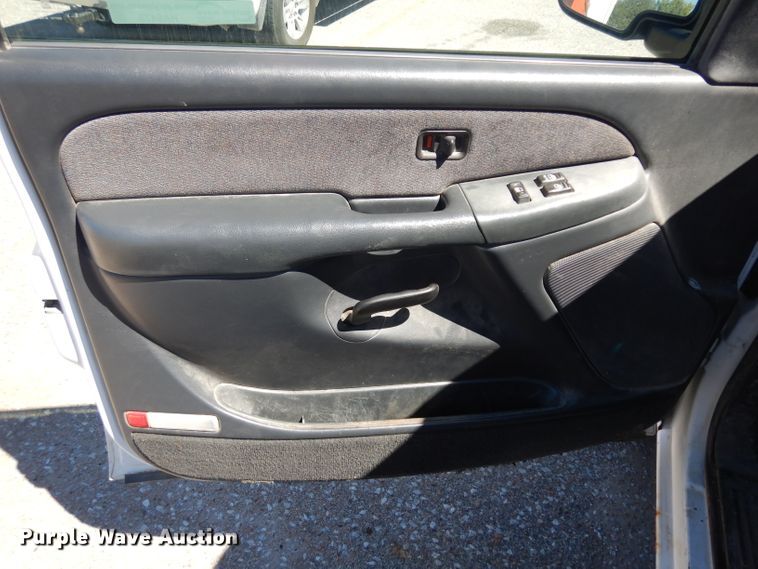 image for item HA9478 2001 GMC Silverado 1500  pickup truck