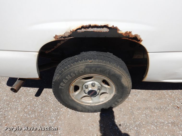 image for item HA9478 2001 GMC Silverado 1500  pickup truck