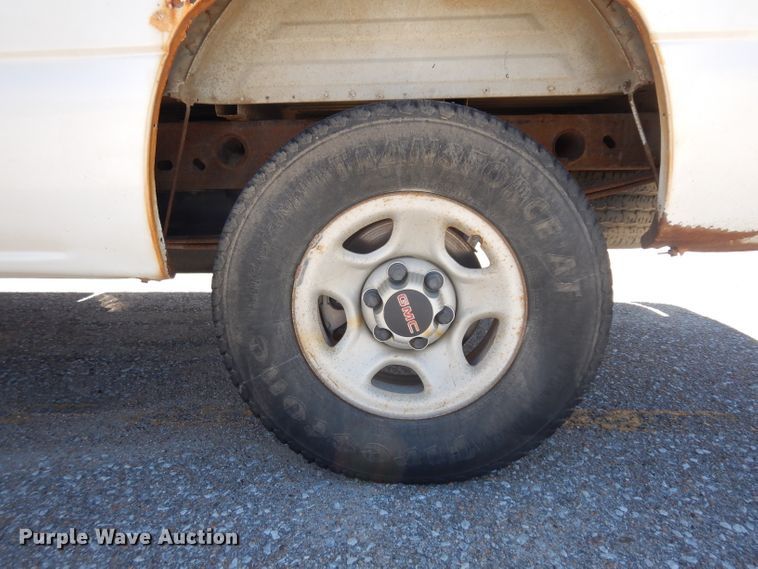 image for item HA9478 2001 GMC Silverado 1500  pickup truck