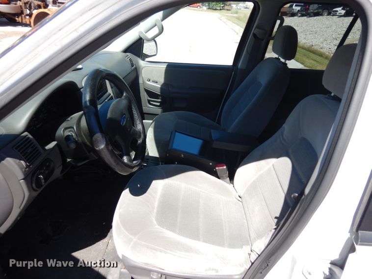 image for item HA9479 2005 Ford Explorer  SUV