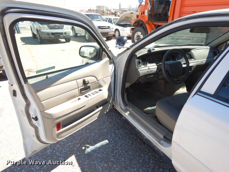 image for item HA9480 2011 Ford Crown Victoria Police Interceptor