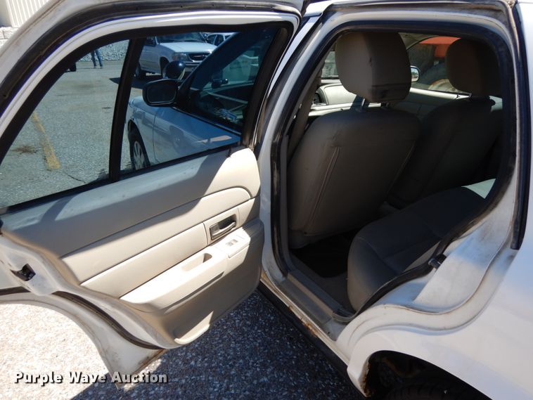 image for item HA9480 2011 Ford Crown Victoria Police Interceptor