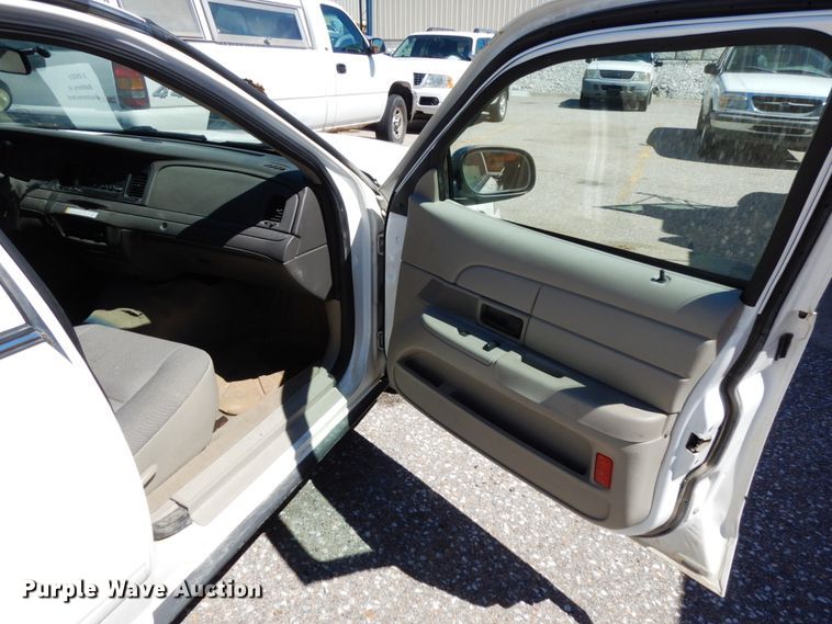 image for item HA9480 2011 Ford Crown Victoria Police Interceptor