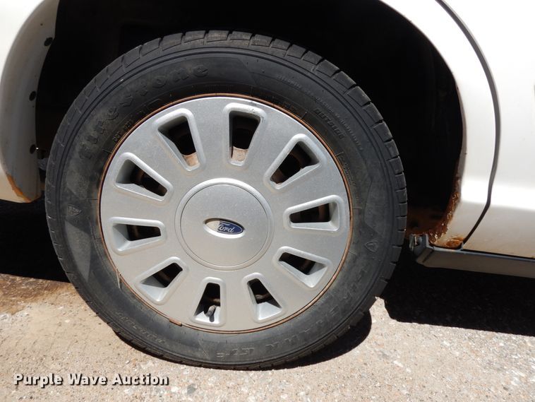 image for item HA9480 2011 Ford Crown Victoria Police Interceptor