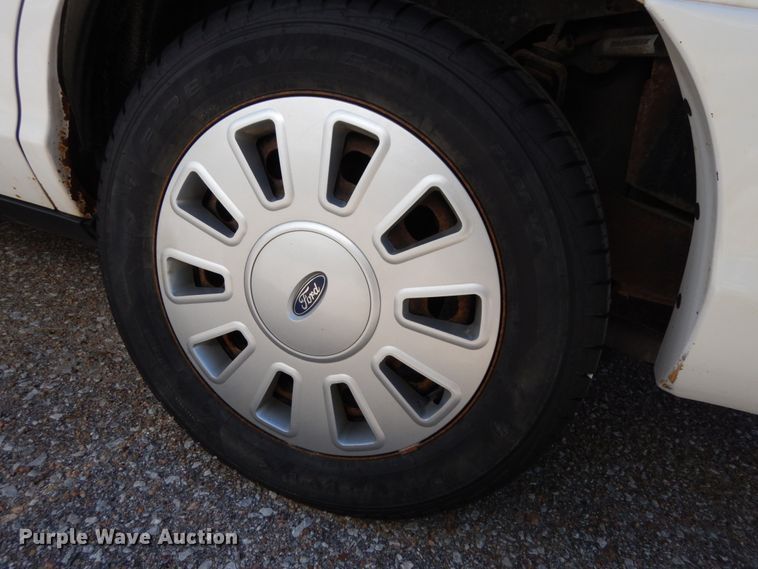 image for item HA9480 2011 Ford Crown Victoria Police Interceptor