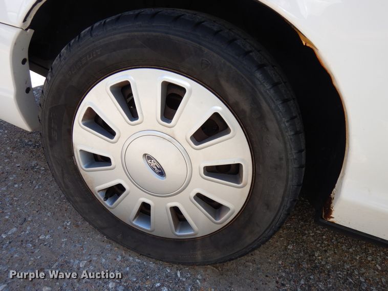 image for item HA9480 2011 Ford Crown Victoria Police Interceptor