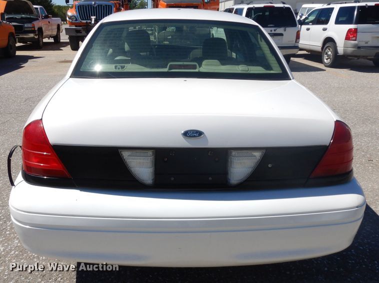 image for item HA9485 2008 Ford Crown Victoria Police Interceptor