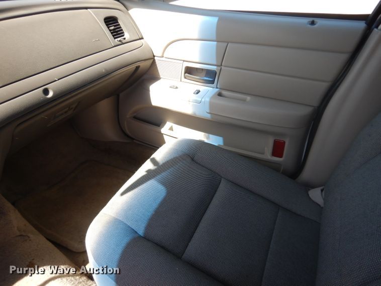 image for item HA9485 2008 Ford Crown Victoria Police Interceptor