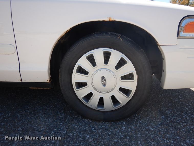 image for item HA9485 2008 Ford Crown Victoria Police Interceptor