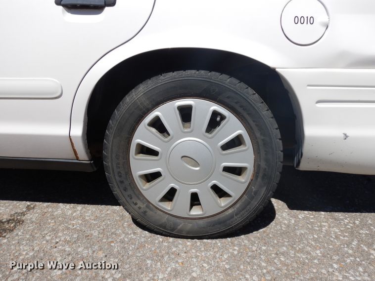 image for item HA9485 2008 Ford Crown Victoria Police Interceptor