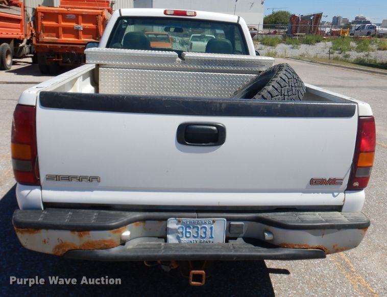 image for item HA9486 2001 GMC Sierra 1500  pickup truck