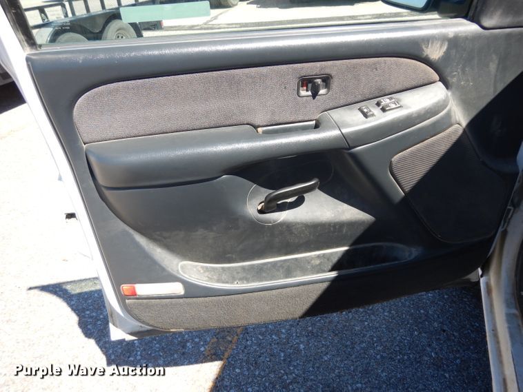 image for item HA9486 2001 GMC Sierra 1500  pickup truck