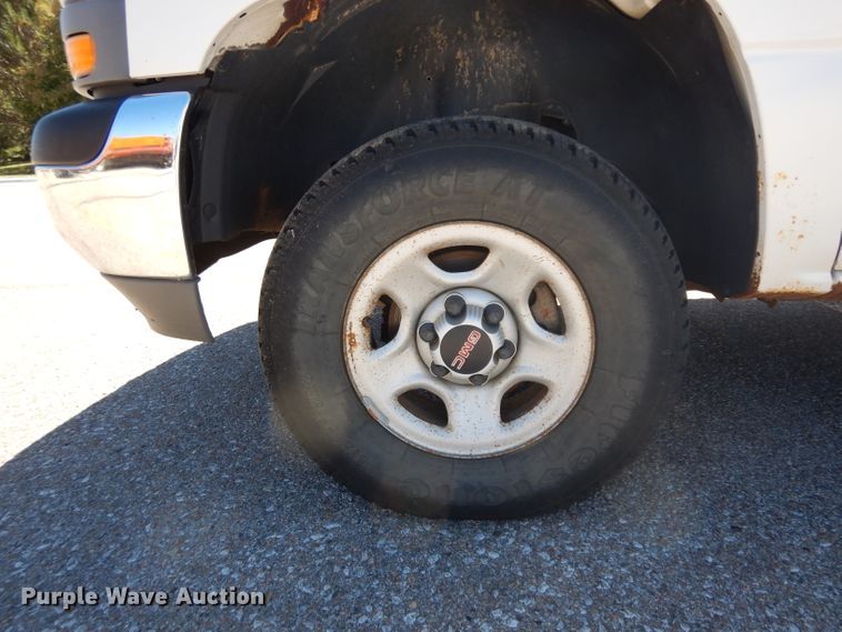 image for item HA9486 2001 GMC Sierra 1500  pickup truck