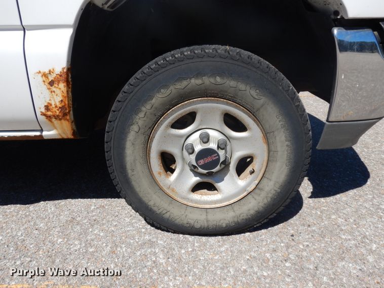 image for item HA9486 2001 GMC Sierra 1500  pickup truck