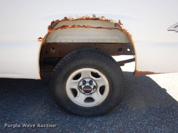 image for item HA9486 2001 GMC Sierra 1500  pickup truck