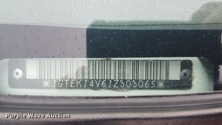 image for item HA9486 2001 GMC Sierra 1500  pickup truck