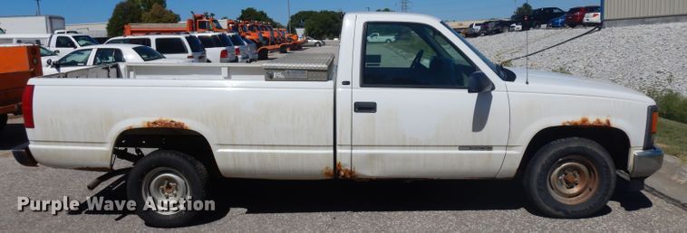 image for item HA9488 1997 GMC Sierra 1500  pickup truck