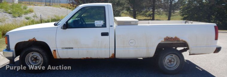 image for item HA9488 1997 GMC Sierra 1500  pickup truck
