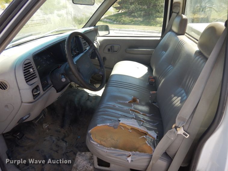 image for item HA9488 1997 GMC Sierra 1500  pickup truck