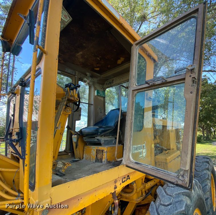 image for item HA9550 1983 Caterpillar 120G  motor grader
