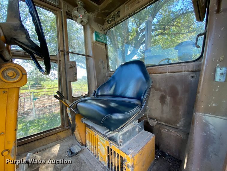 image for item HA9550 1983 Caterpillar 120G  motor grader