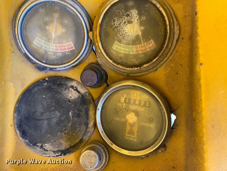 image for item HA9550 1983 Caterpillar 120G  motor grader