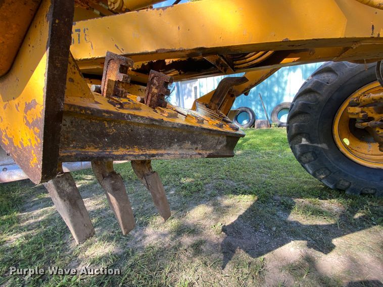 image for item HA9550 1983 Caterpillar 120G  motor grader