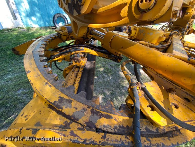 image for item HA9550 1983 Caterpillar 120G  motor grader