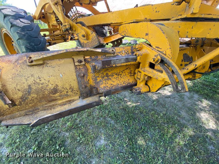 image for item HA9550 1983 Caterpillar 120G  motor grader