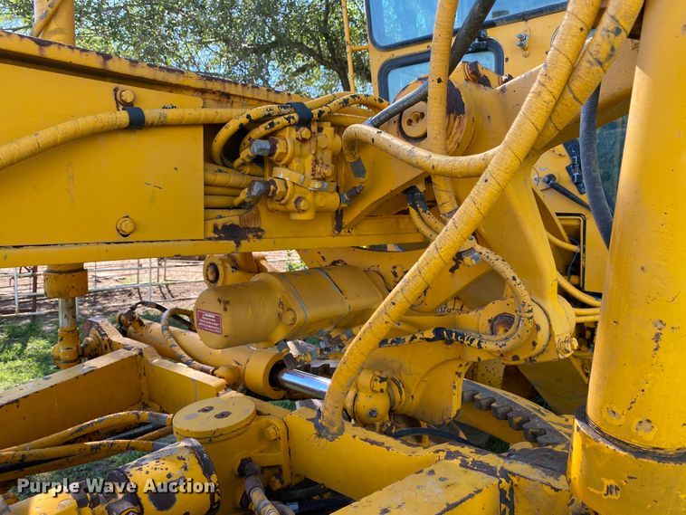 image for item HA9550 1983 Caterpillar 120G  motor grader