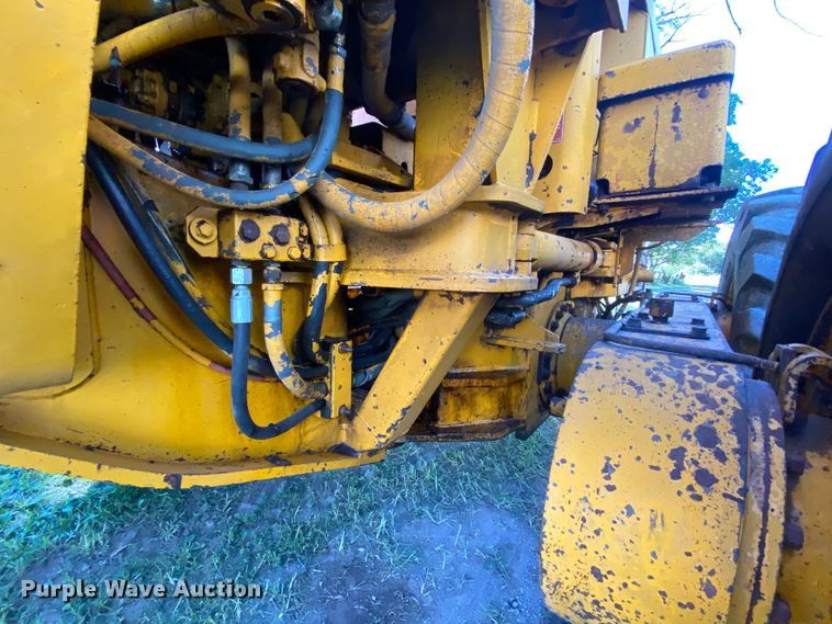 image for item HA9550 1983 Caterpillar 120G  motor grader