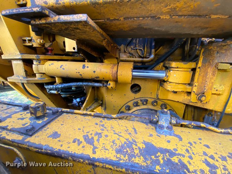 image for item HA9550 1983 Caterpillar 120G  motor grader